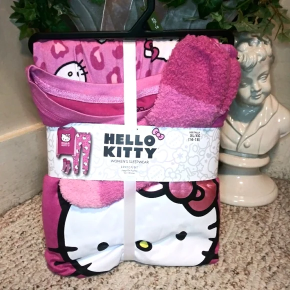 Hello Kitty Fuschia & Mauve Three Piece Top, Pants & Fuzzy Socks Pajama Set - Picture 6 of 6